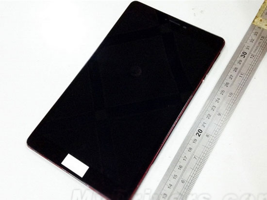 疑Nexus 8真机图曝光：全金属设计 线条硬朗