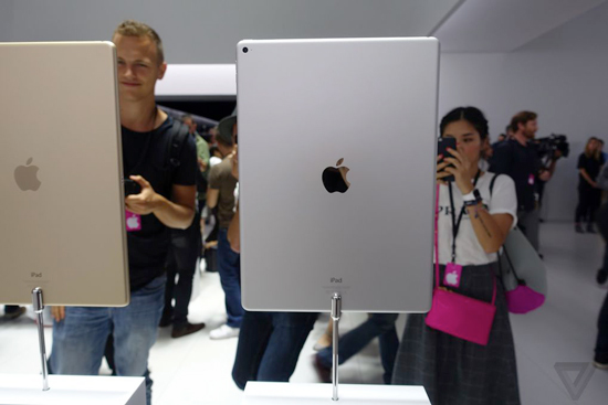 史上最大排！苹果iPad Pro真机图赏/上手视频