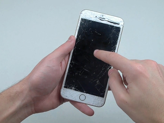 视频：iPhone 6s机身很耐磨？马路上磨擦一下再说