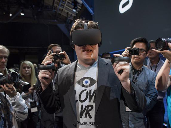 一直没跟进虚拟现实设备 苹果再次成为看客？