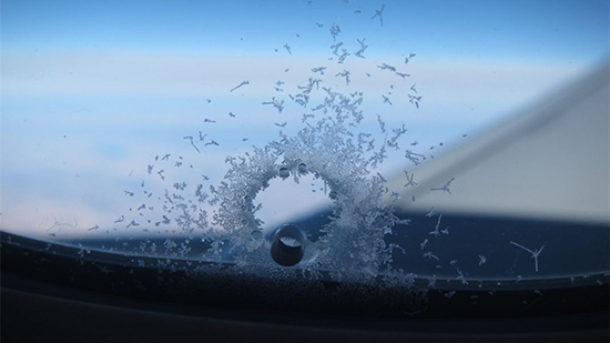 生活科技小知识：为什么飞机窗户是圆的