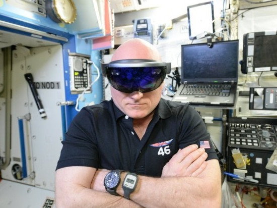 微软HoloLens登上空间站 助宇航员工作