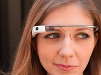 谷歌眼镜专利曝光：将支持电池更换