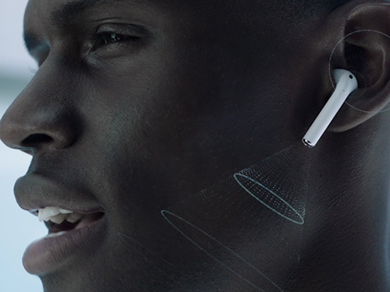 再次引领耳机 苹果无线耳机AirPods广告