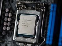 跑分太猛了！Intel i7-7700K暴超7GHz