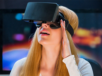 终于要摆脱有线束缚？AMD买下无线VR公司