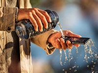 索尼承认手机广告虚假宣传！防水功能究竟是噱头还是需求？