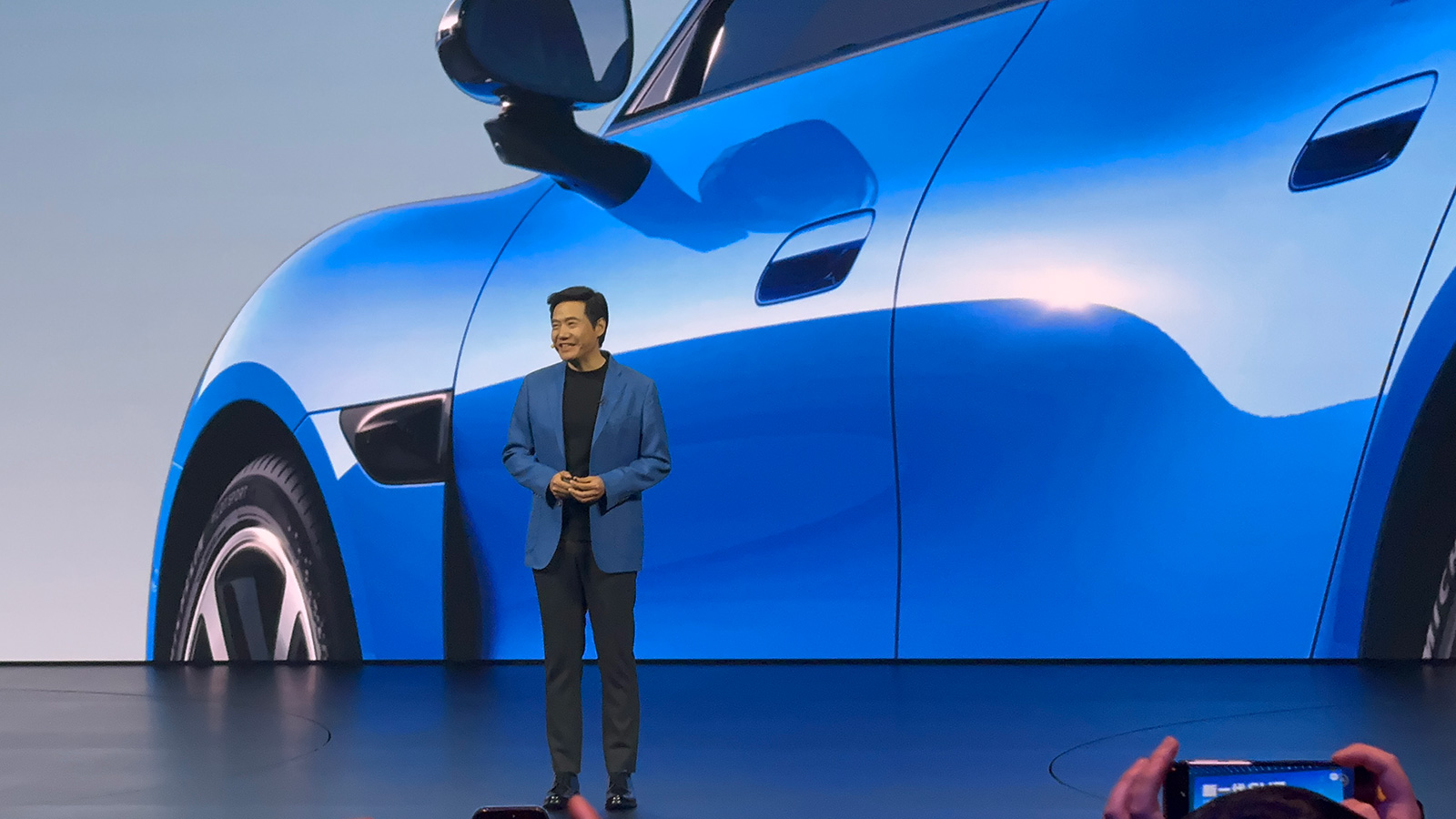 新一代小米SU7 34分钟锁单超1.5万台，雷军公布600亿投资计划