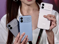 REDMI K90至尊版发布：风冷散热165Hz高刷，2799元起